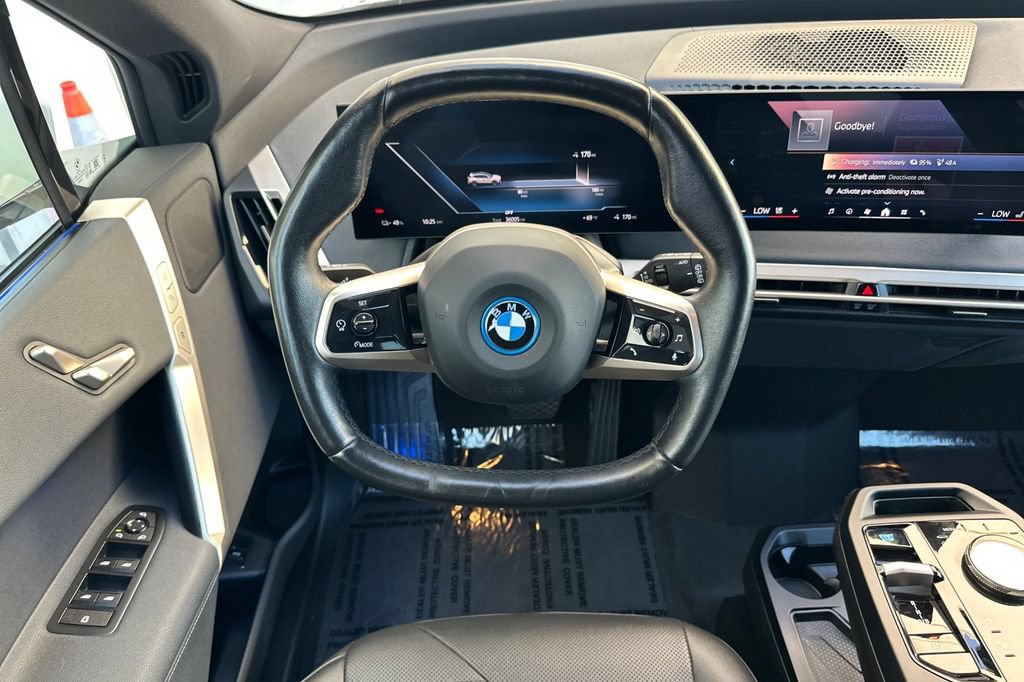 Used 2024 BMW iX xDrive50 w/ Sport Package AWD/4WD image 15