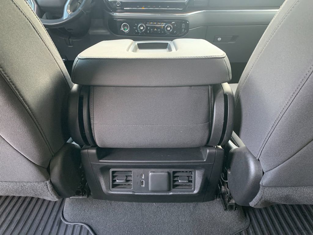 Used 2023 Chevrolet Silverado 1500 LT AWD/4WD image 15