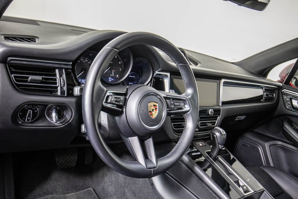 Used 2024 Porsche Macan Premium Package Plus w/ Premium Plus Package image 17