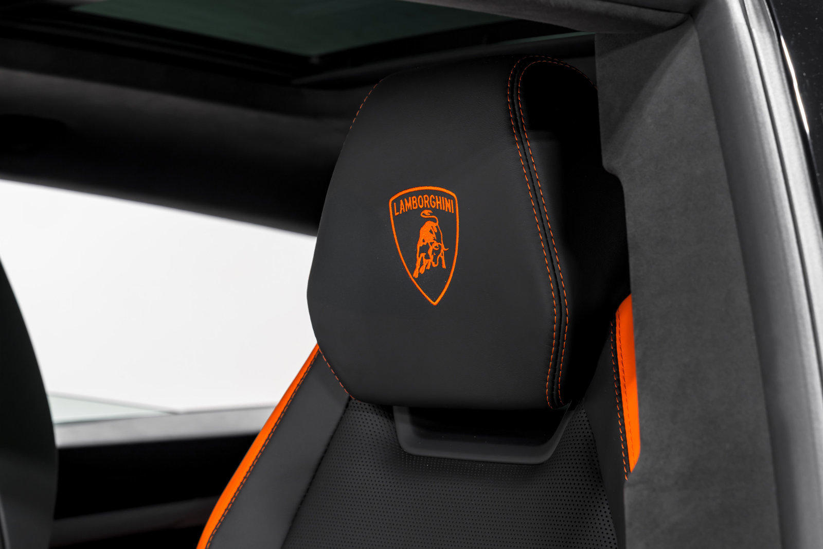 Used 2025 Lamborghini Urus S AWD/4WD image 21