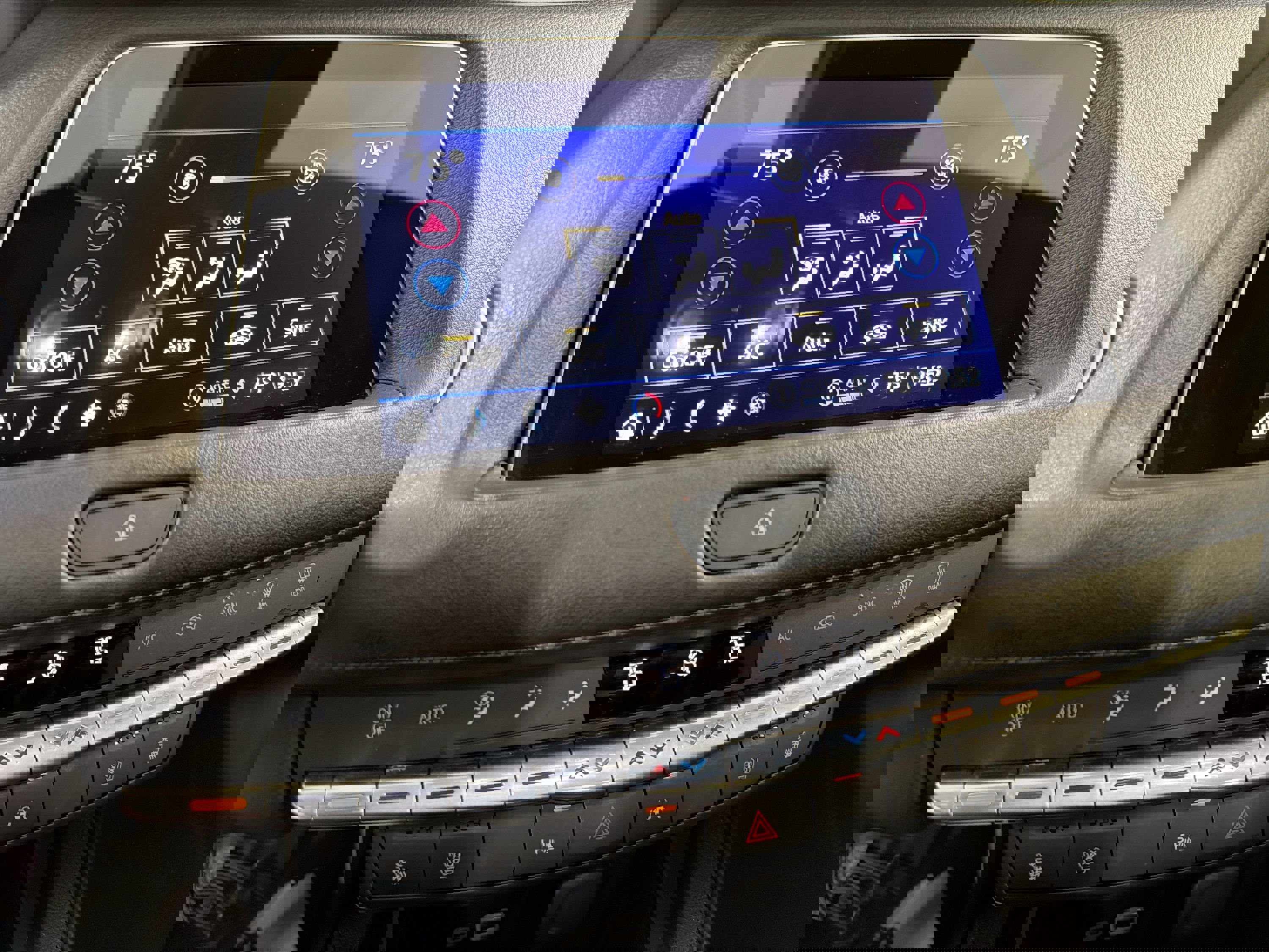 Used 2023 Cadillac XT4 Premium Luxury FWD image 19