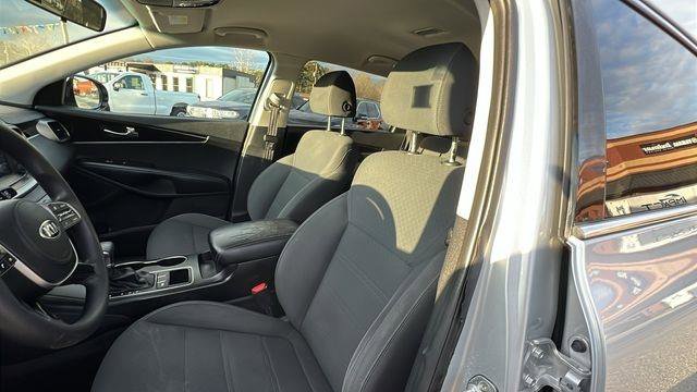 Used 2019 Kia Sorento L image 14