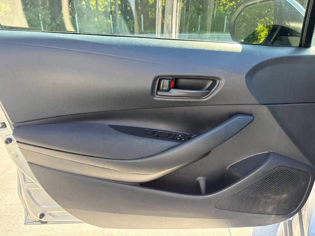 Used 2022 Toyota Corolla LE w/ LE Convenience Package FWD image 13