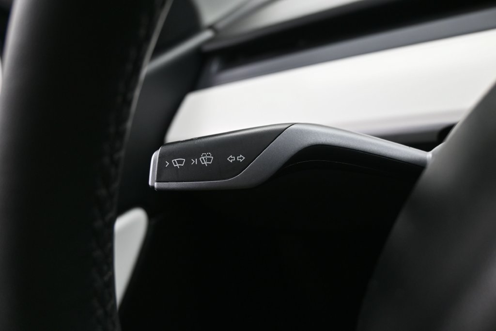 Used 2022 Tesla Model Y Performance AWD/4WD image 19