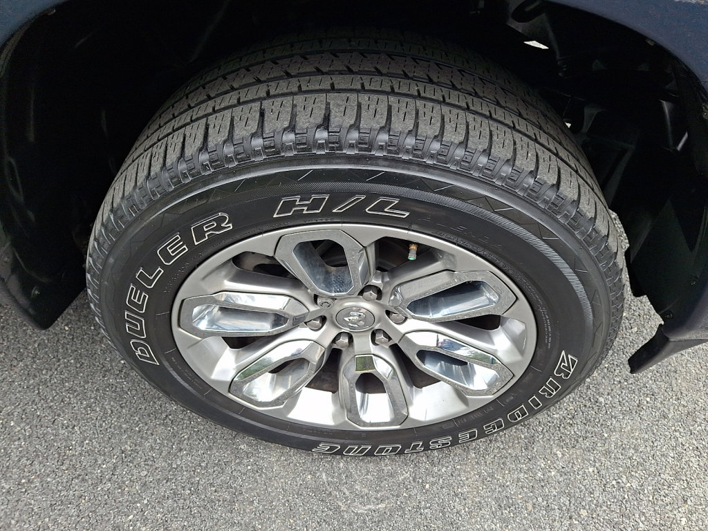 Used 2023 RAM 1500 Laramie image 9