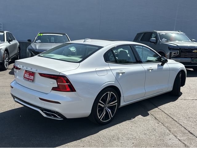 Used 2022 Volvo S60 T8 R-Design Expression w/ Premium Package AWD/4WD image 12