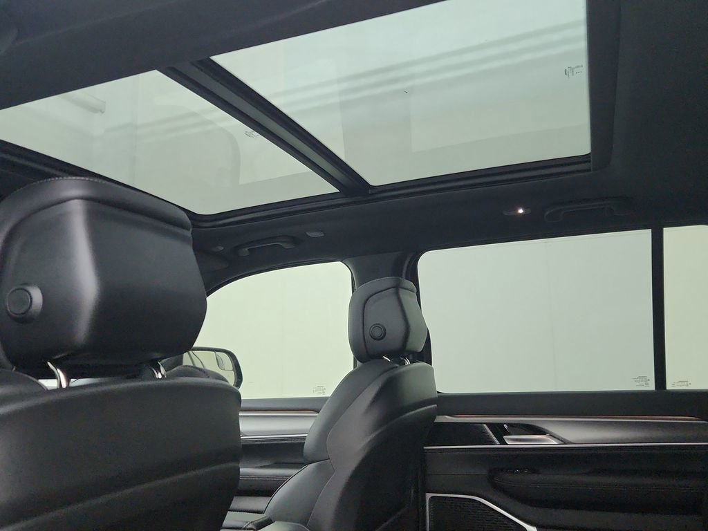 New 2025 Jeep Wagoneer L Series II image 31