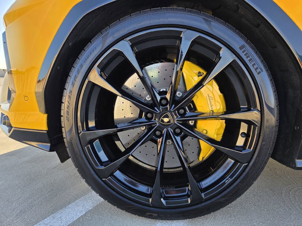 Used 2019 Lamborghini Urus image 14