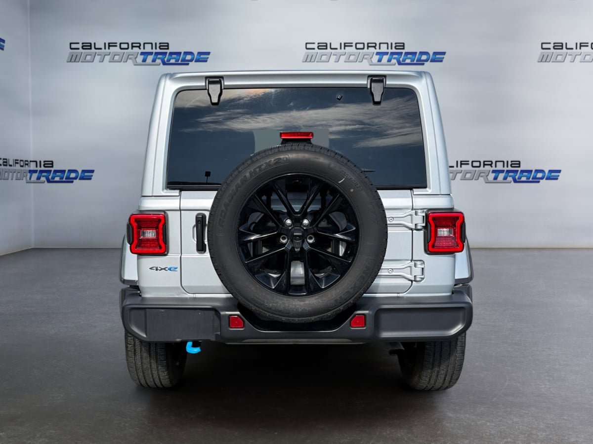 Used 2024 Jeep Wrangler Unlimited Sahara AWD/4WD image 6