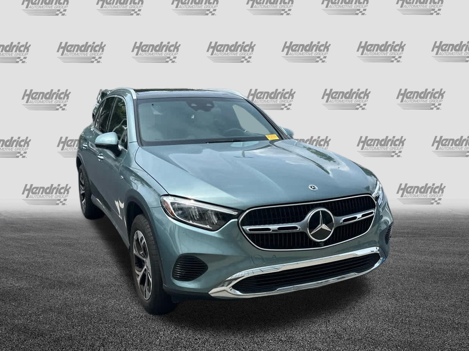 Used 2025 Mercedes-Benz GLC 350e 4MATIC image 5