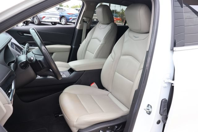 Used 2022 Cadillac XT4 Premium Luxury w/ Enhanced Visibility Package FWD image 15