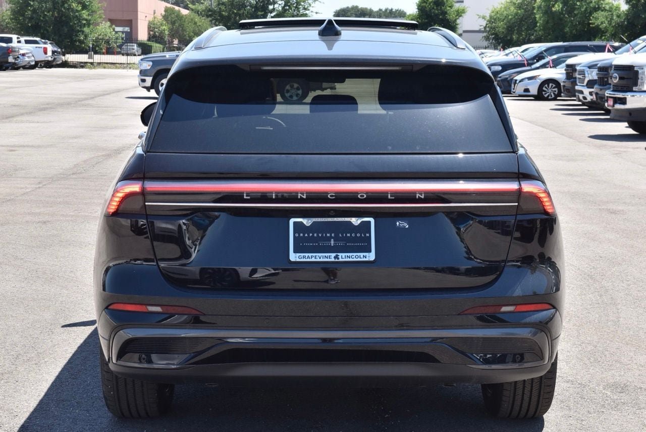 New 2026 Lincoln Nautilus Reserve w/ Jet Appearance Package AWD/4WD image 14