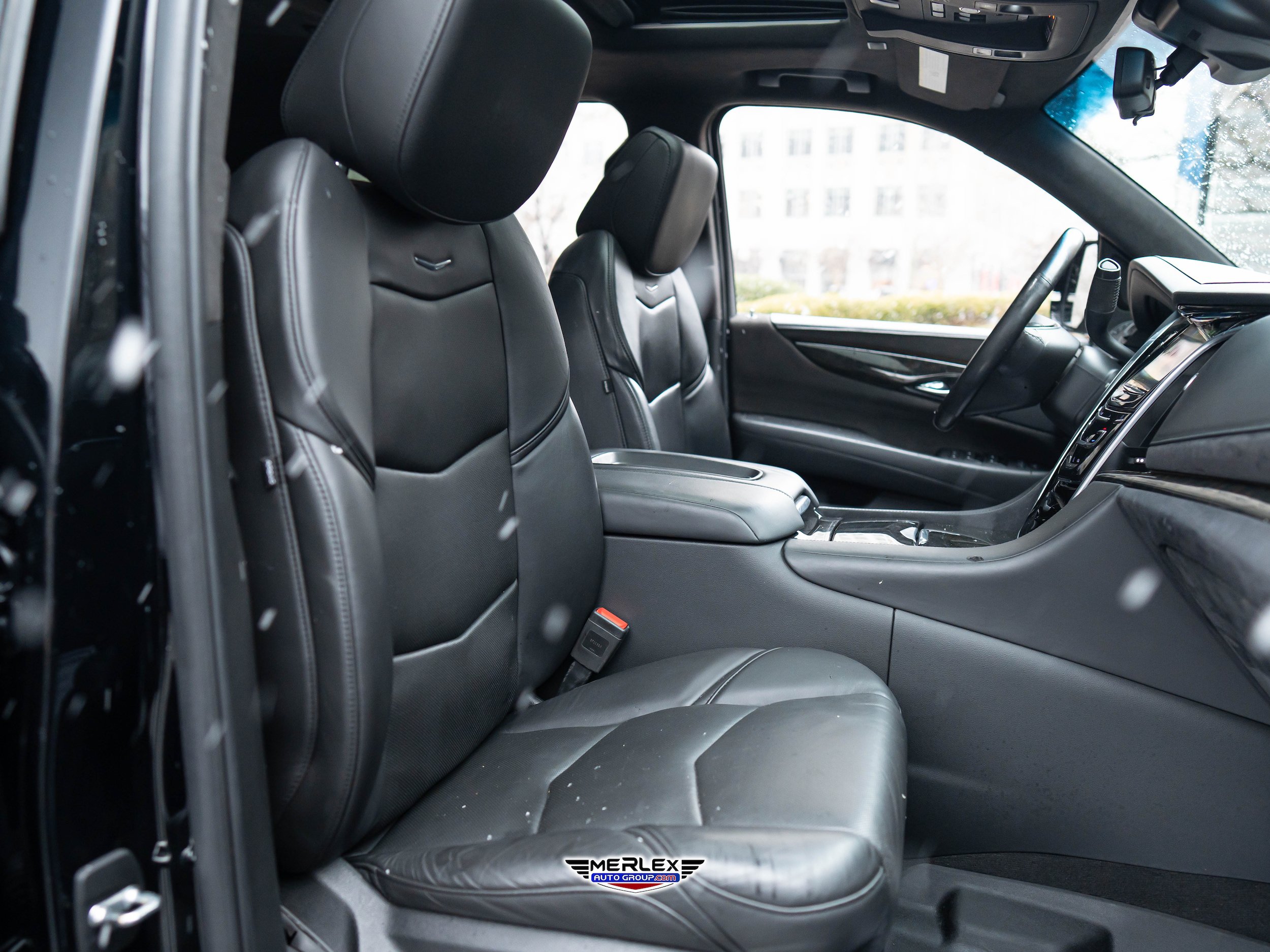 Used 2019 Cadillac Escalade ESV Platinum AWD/4WD image 17