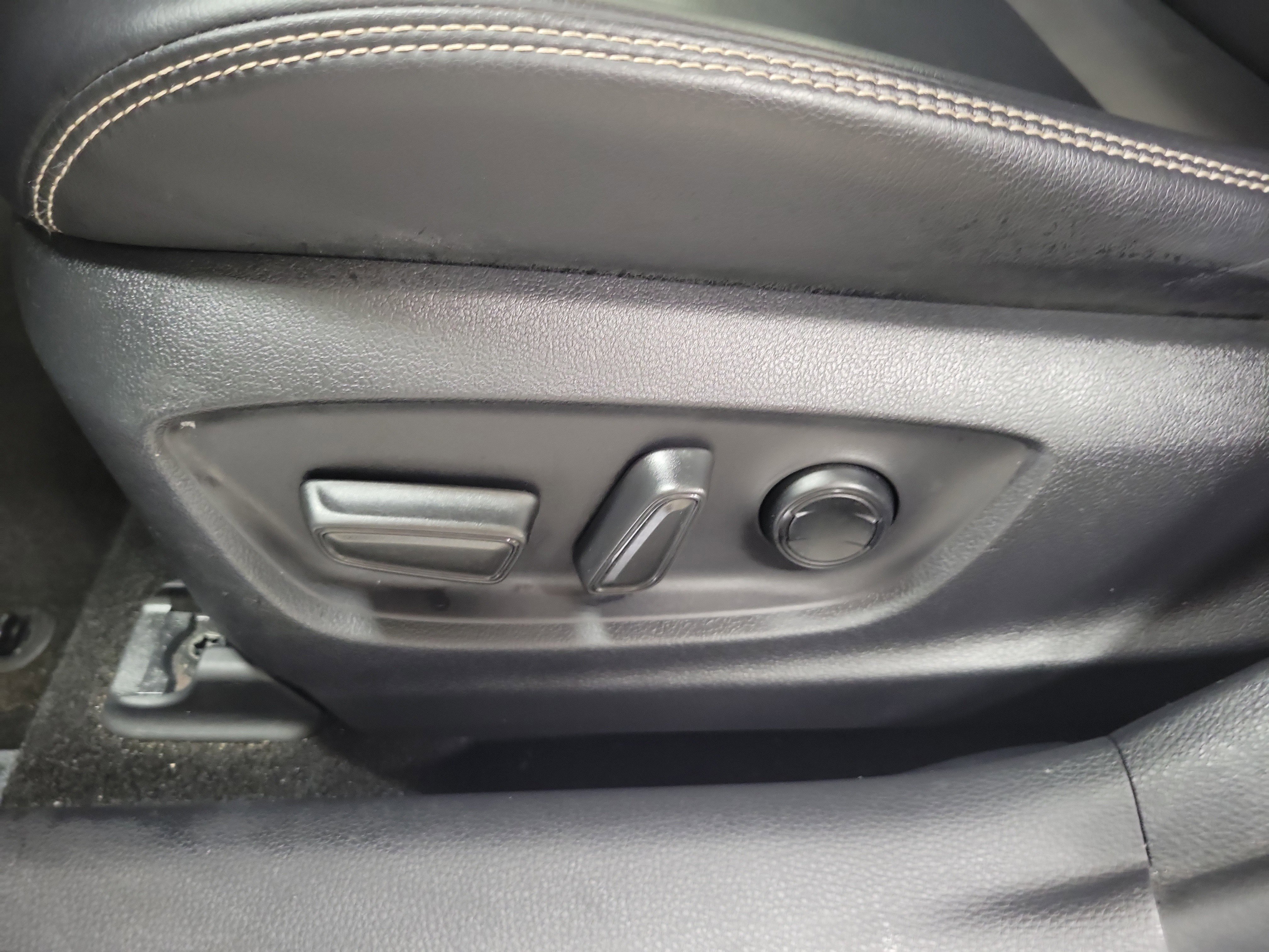 Used 2020 Toyota Corolla XLE image 20