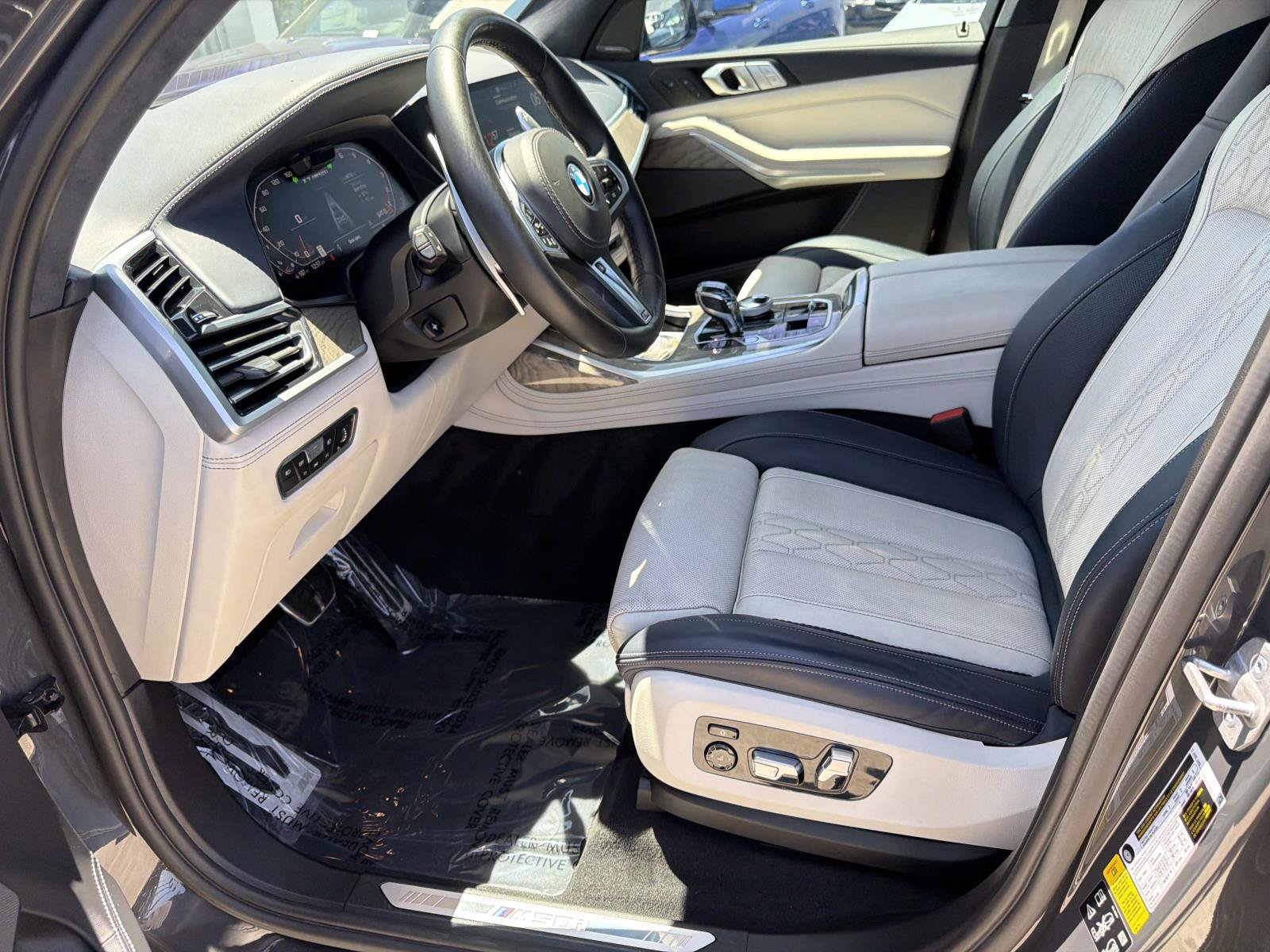 Used 2021 BMW X7 M50i AWD/4WD image 15