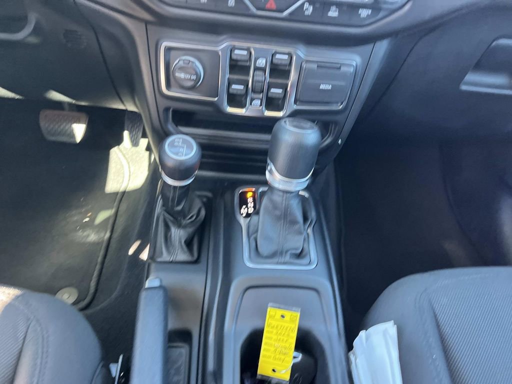 Used 2023 Jeep Wrangler Sport S image 15