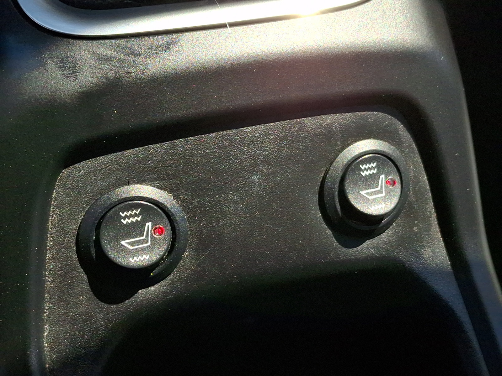 Used 2018 Jeep Wrangler Unlimited Sahara image 26