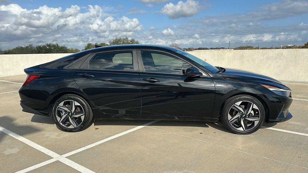 Used 2023 Hyundai Elantra SEL w/ Convenience Package image 13