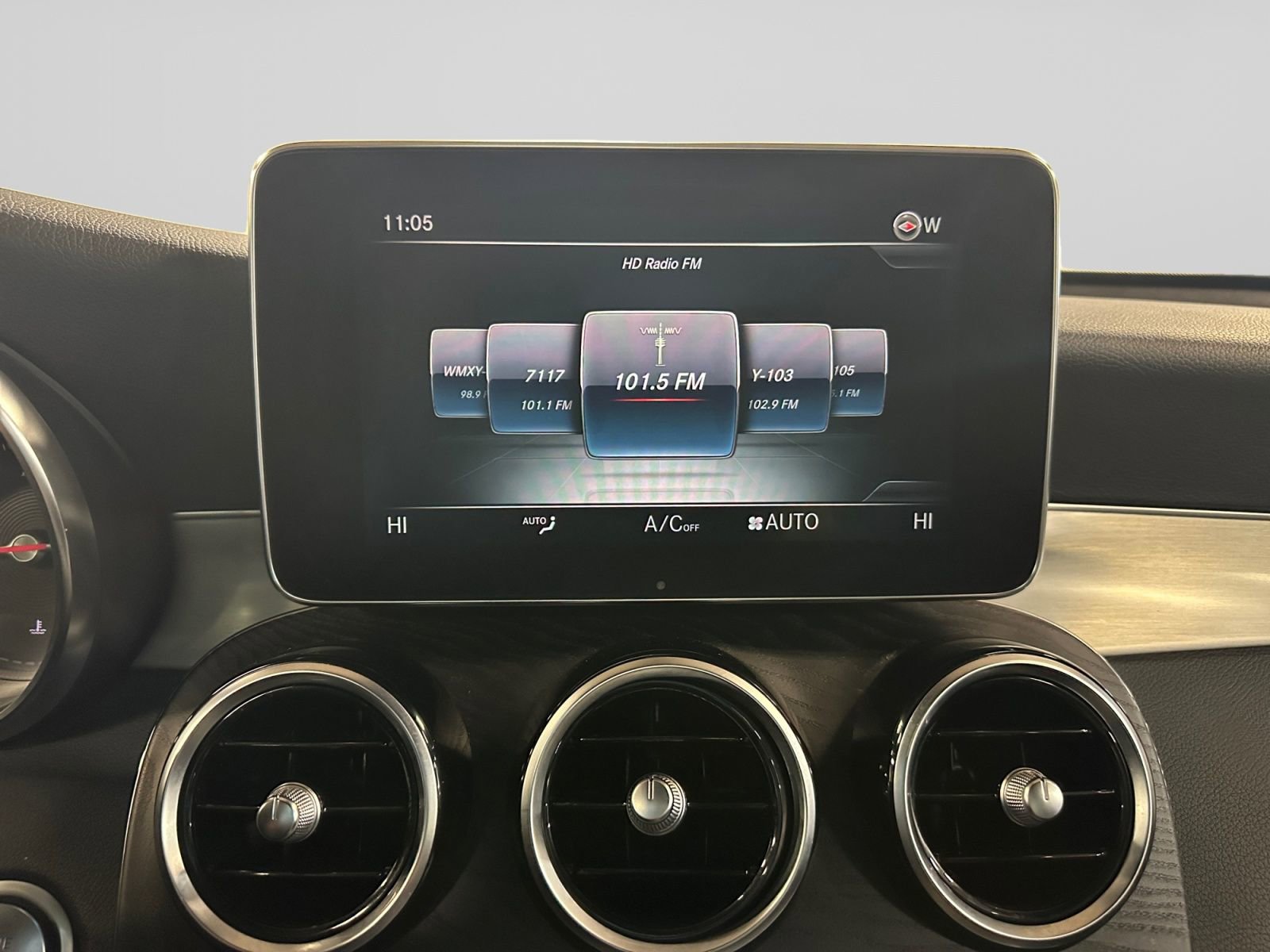 Used 2019 Mercedes-Benz GLC 300 4MATIC w/ Multimedia Package image 30