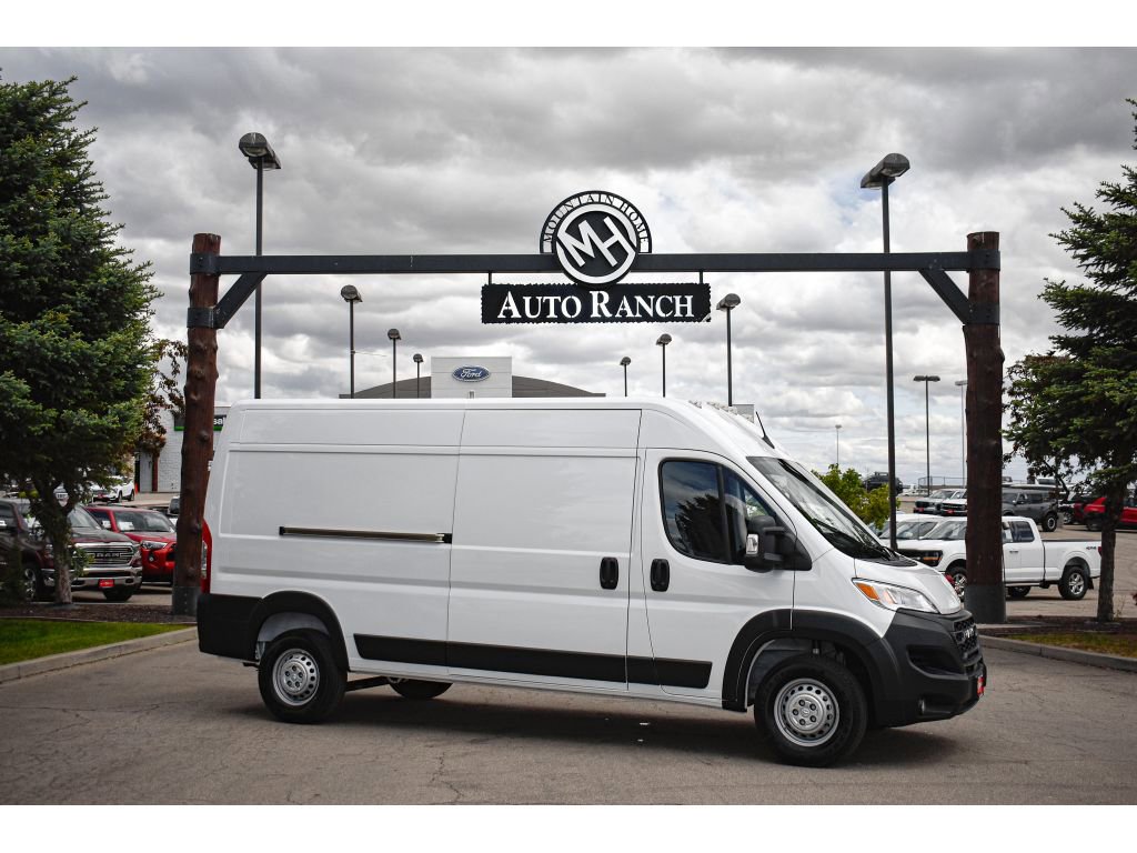 New 2025 RAM ProMaster 2500 w/ Convenience Group