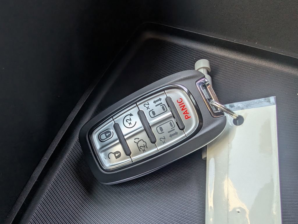 New 2026 Chrysler Pacifica Select w/ S Appearance Package image 21