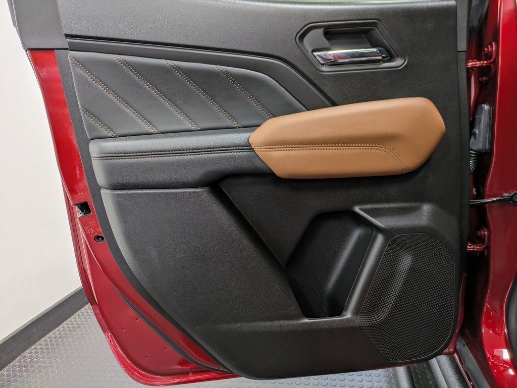 Used 2024 GMC Canyon AT4 image 23