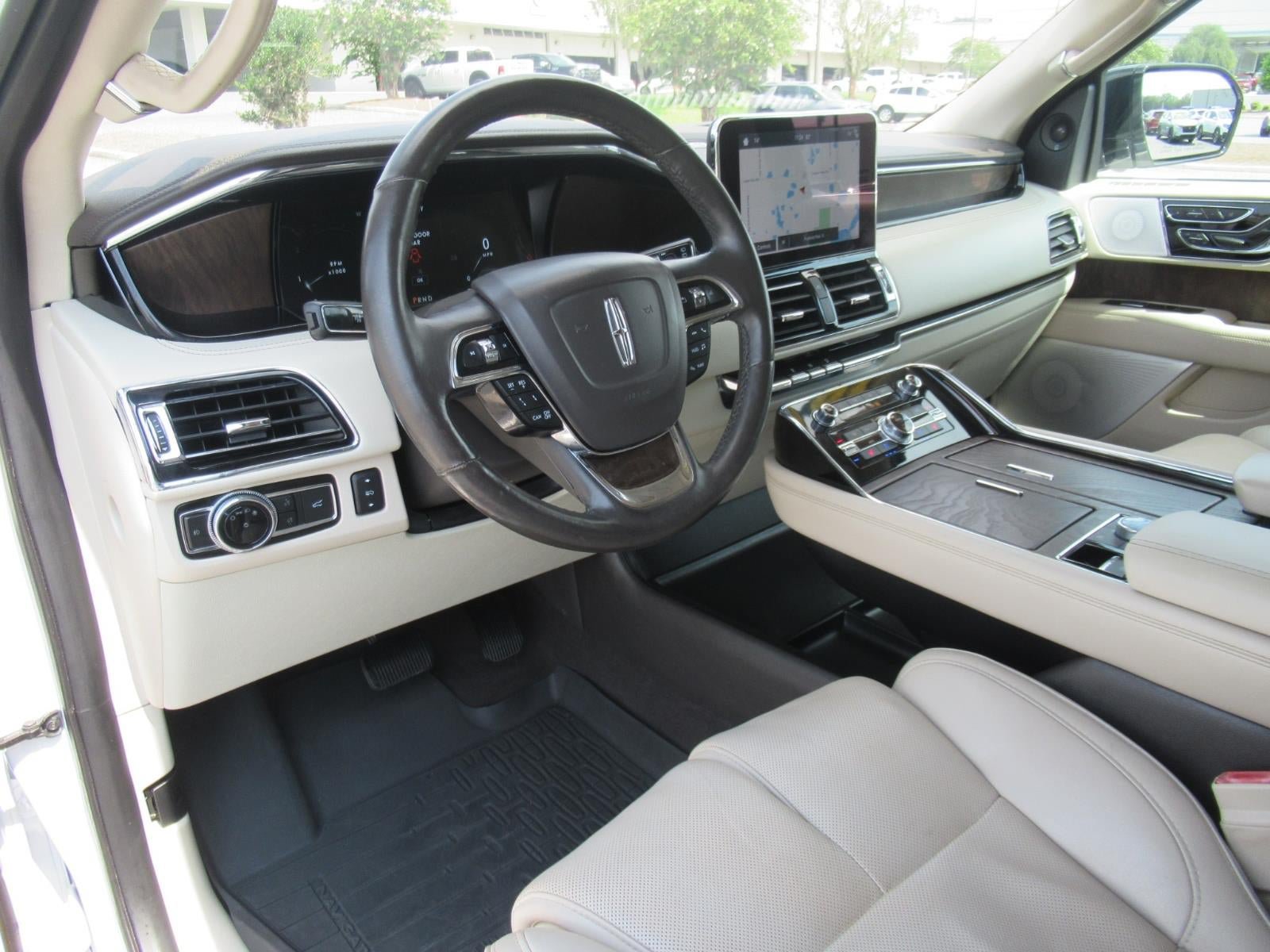 Used 2019 Lincoln Navigator Reserve AWD/4WD image 18