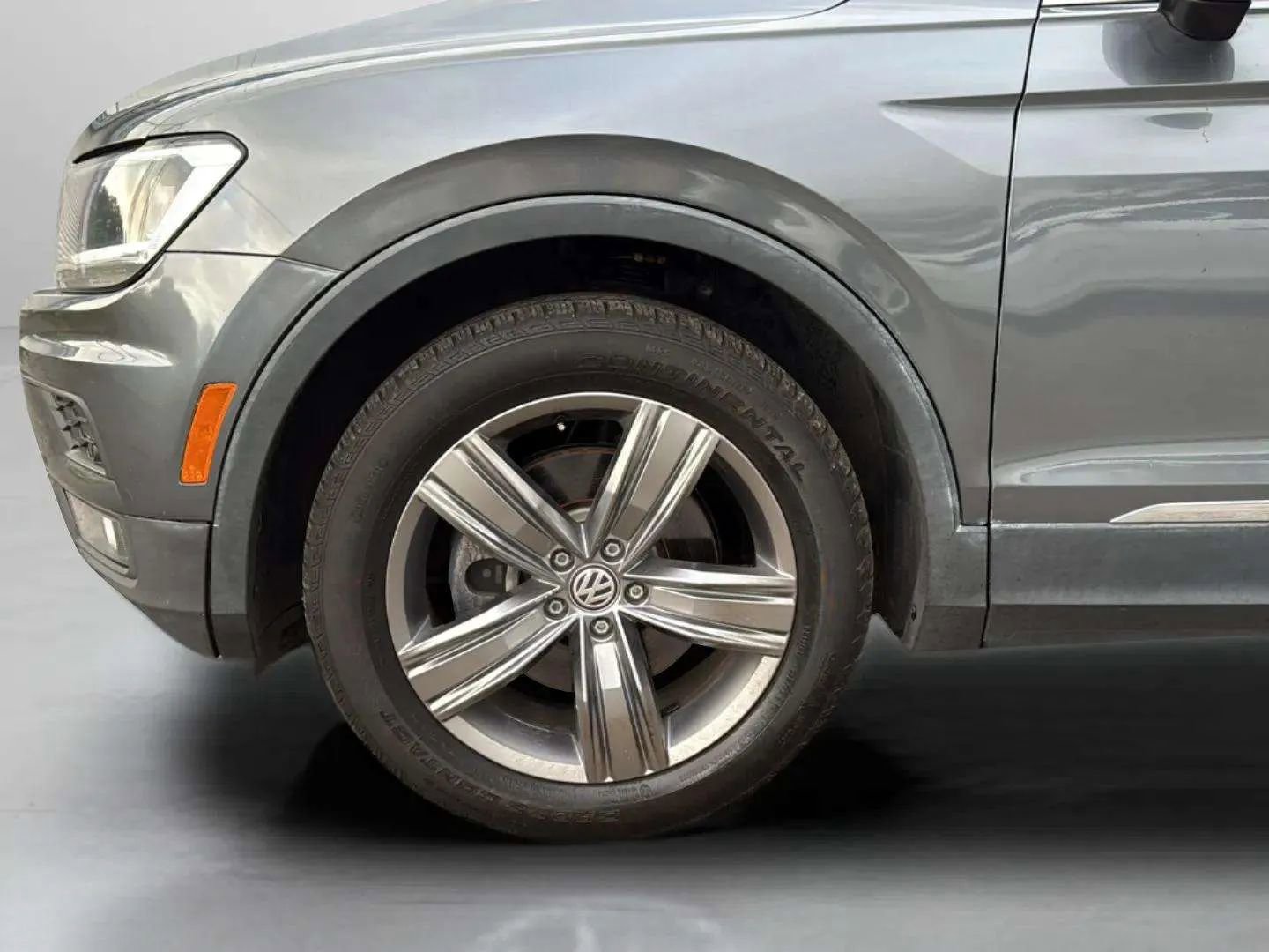 Used 2021 Volkswagen Tiguan SEL image 32