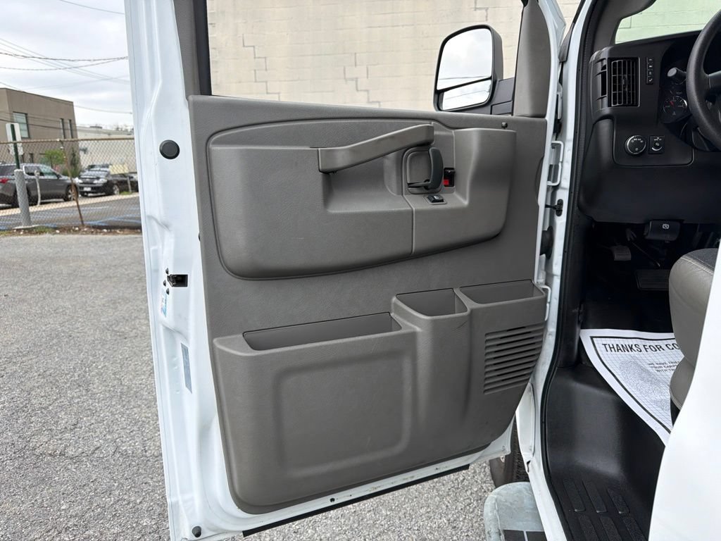 Used 2025 GMC Savana 2500 w/ Driver Convenience Package RWD image 20