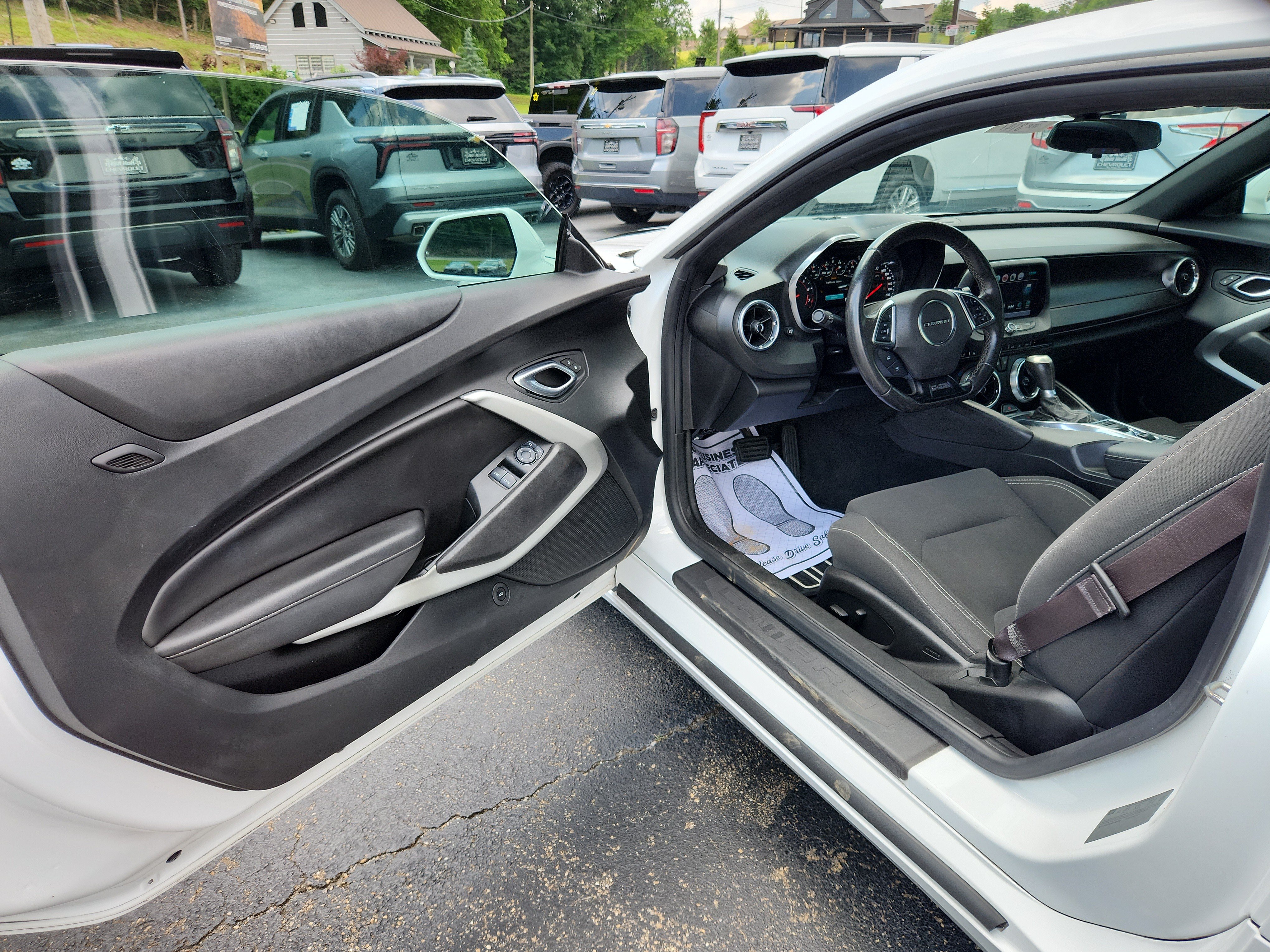 Used 2017 Chevrolet Camaro SS RWD image 10