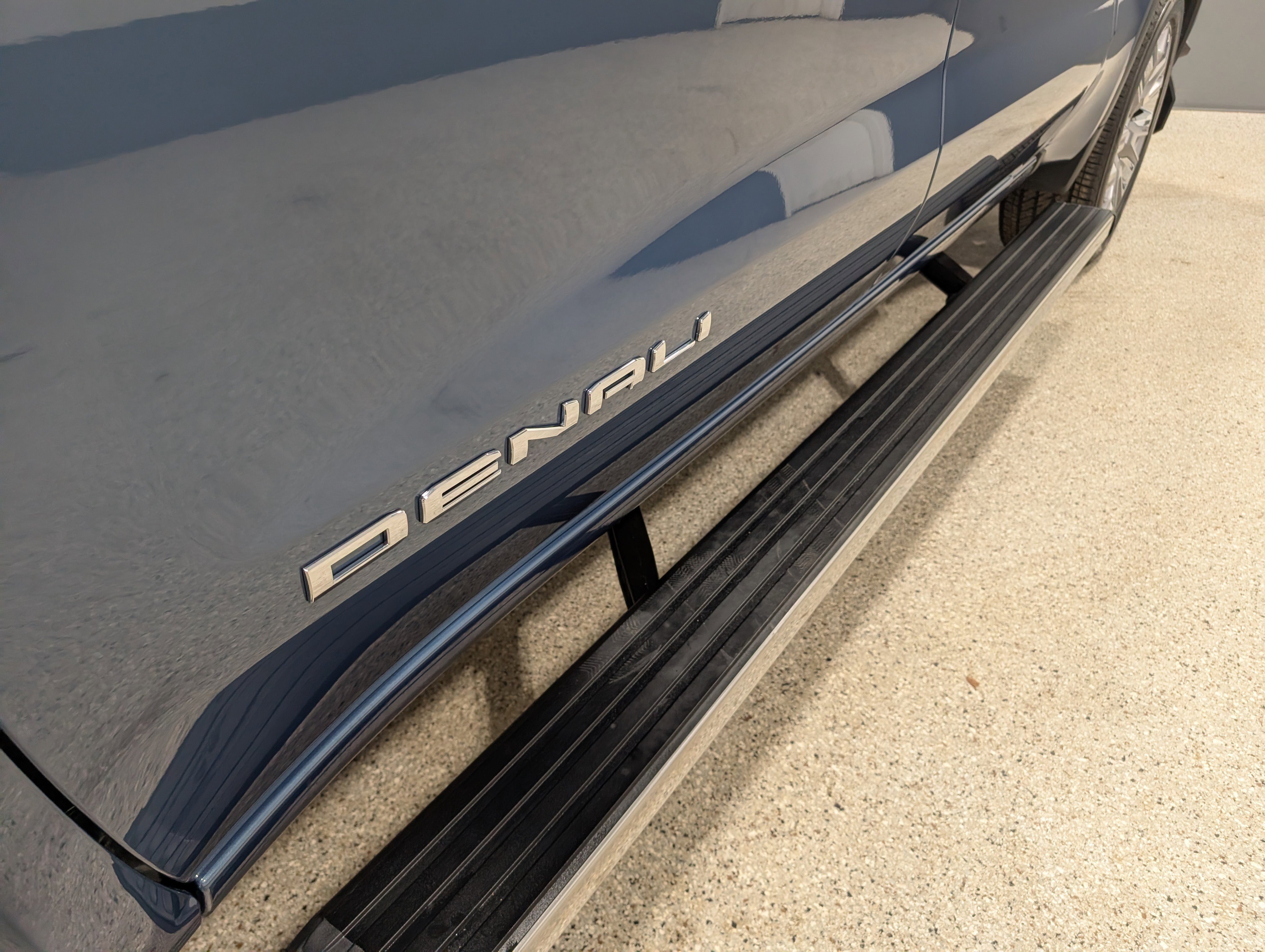 Used 2025 GMC Sierra 1500 Denali w/ Denali Reserve Package image 9