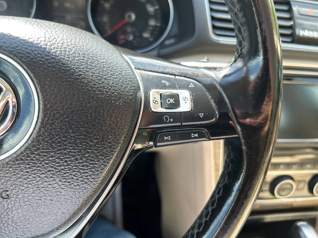 Used 2018 Volkswagen Passat 2.0T SE FWD image 25