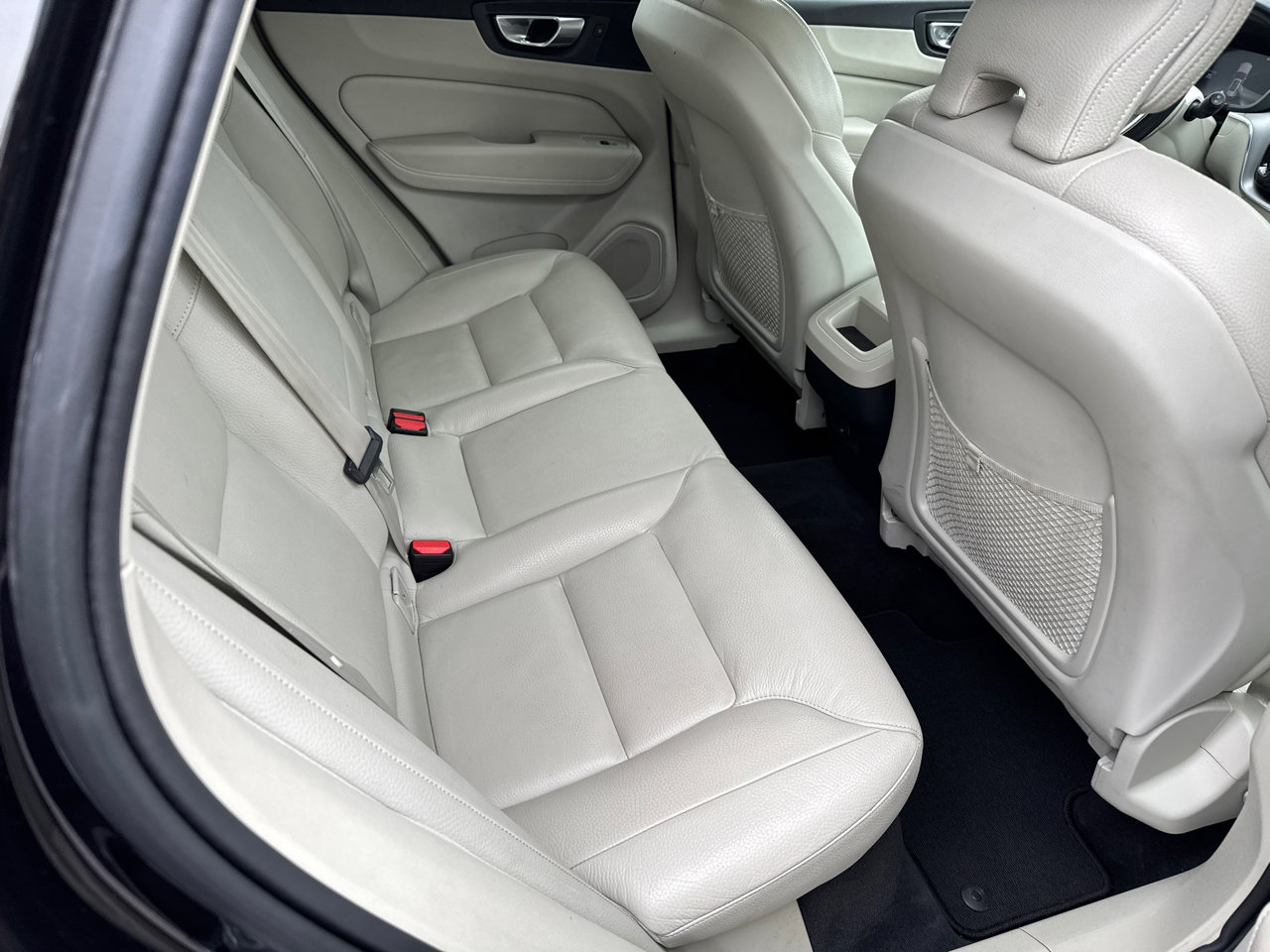 Used 2024 Volvo XC60 B5 Core image 15