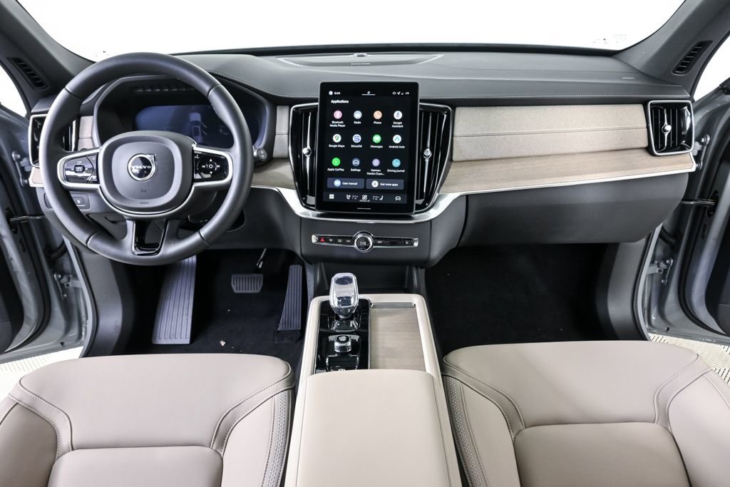 New 2026 Volvo XC90 T8 Plus w/ Protection Package image 18