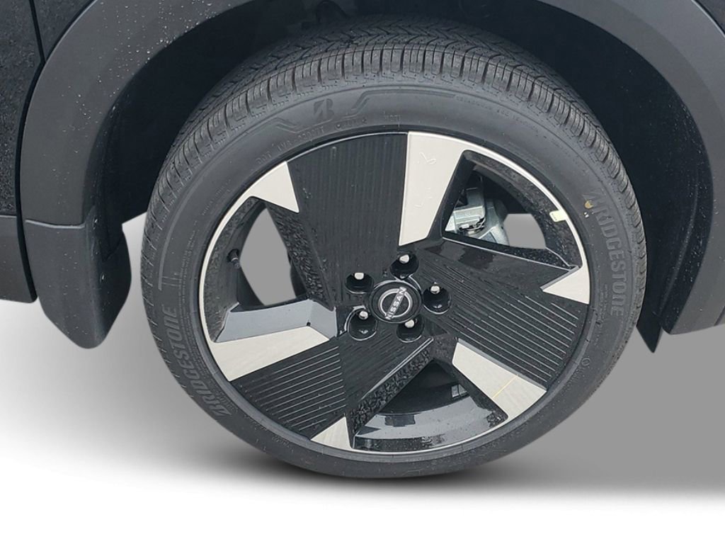 New 2026 Nissan Kicks SR image 7