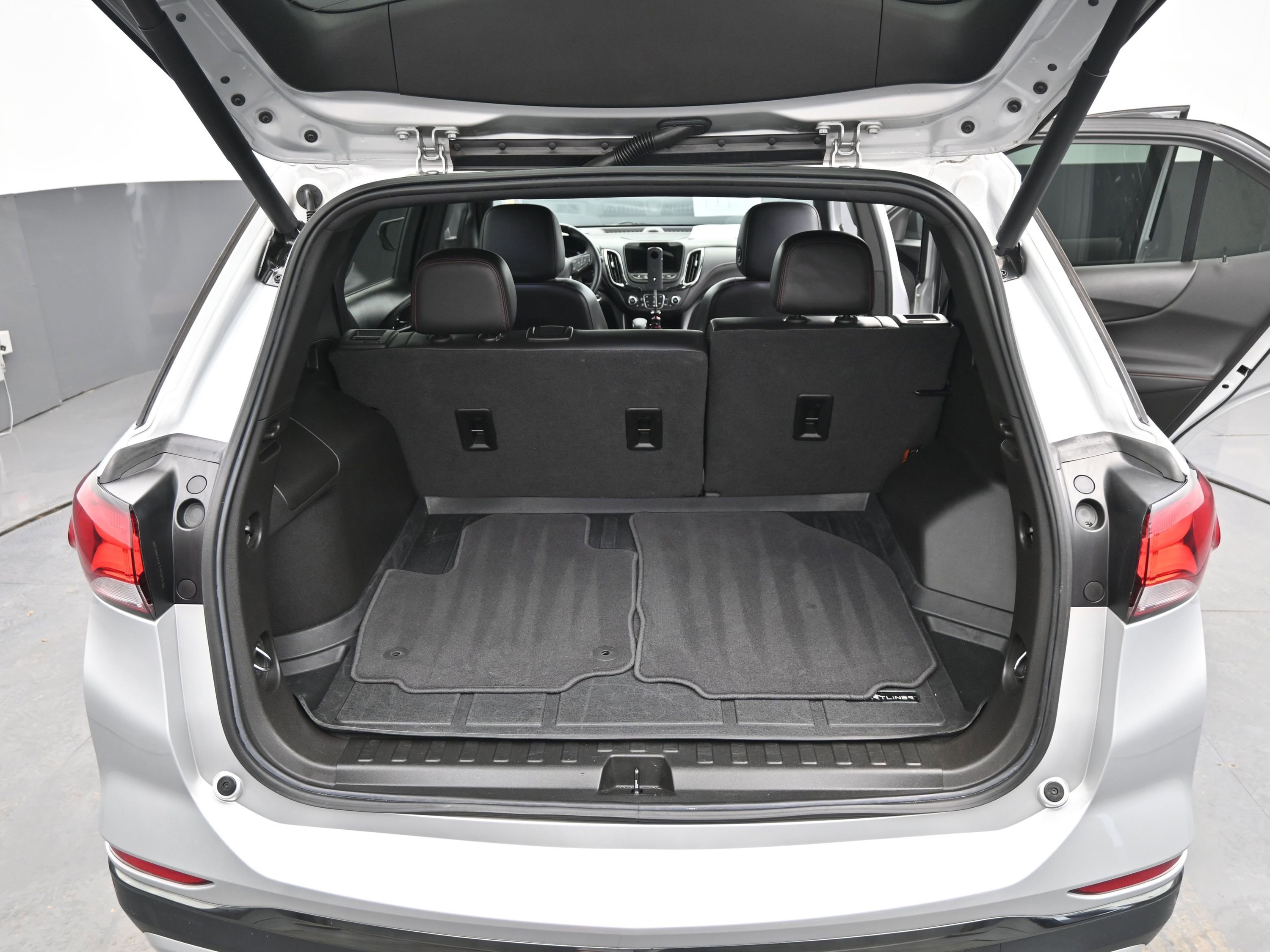 Used 2022 Chevrolet Equinox RS w/ RS Leather Package image 14