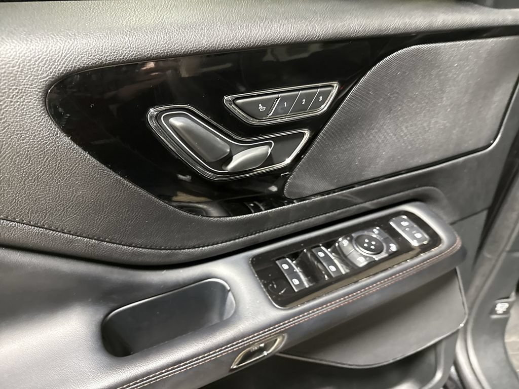 Used 2023 Lincoln Aviator AWD image 20