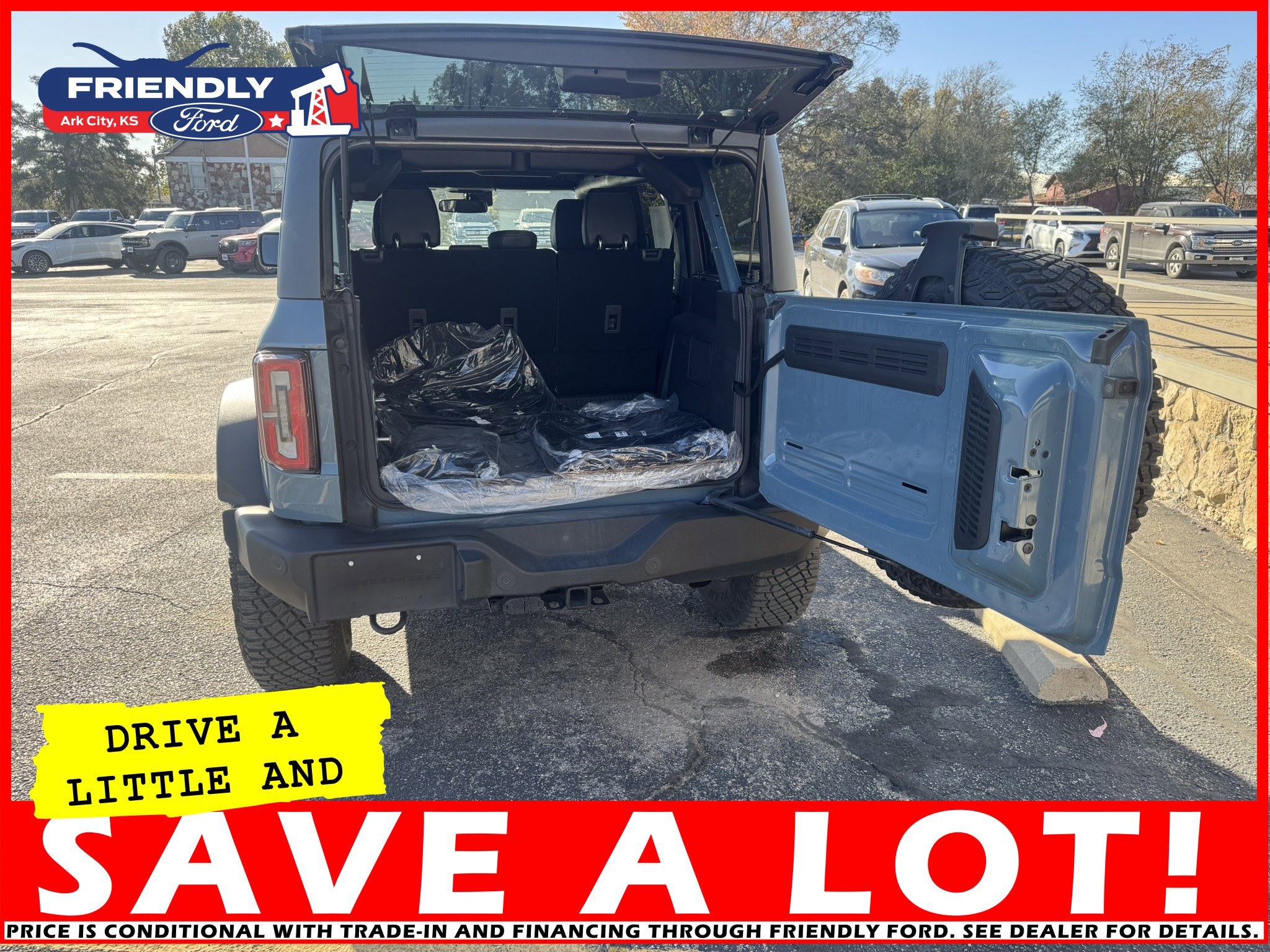 Used 2023 Ford Bronco Wildtrak image 6