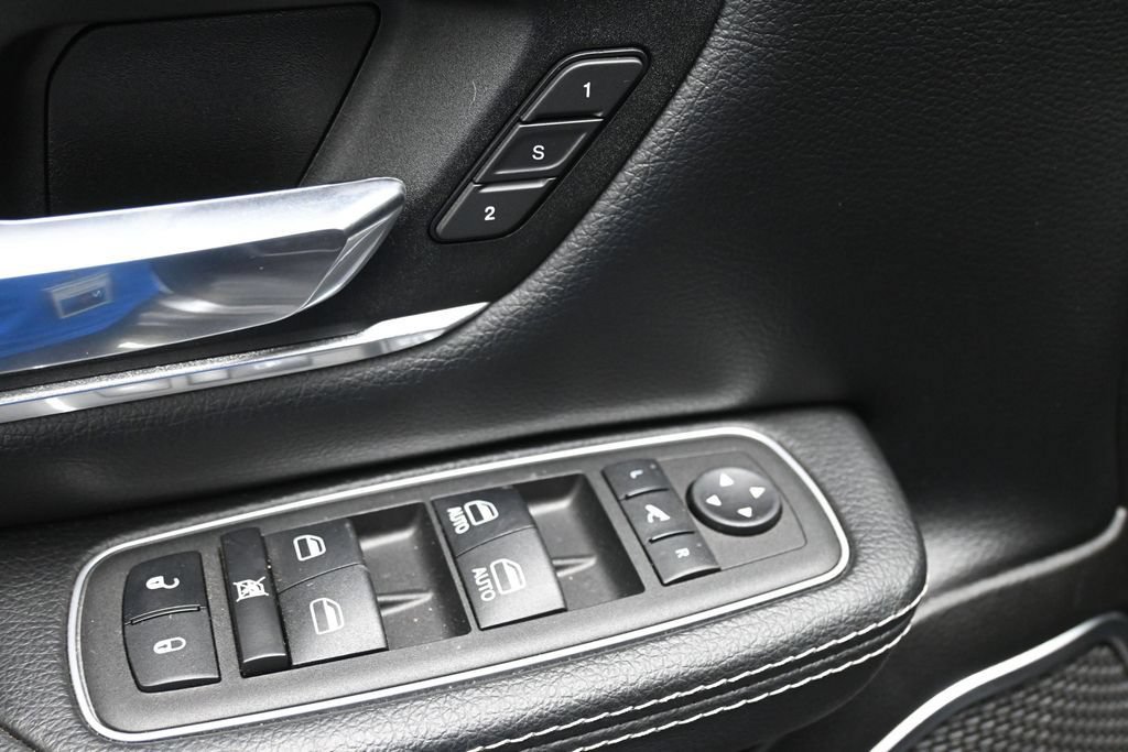 Used 2023 RAM 1500 Laramie AWD/4WD image 12