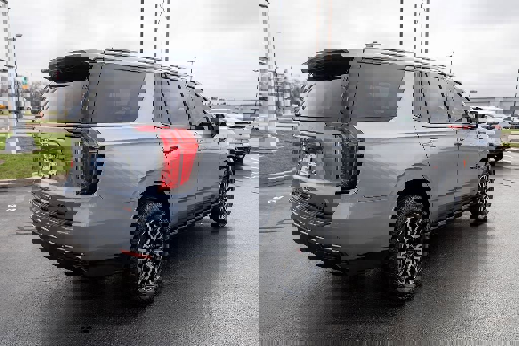 Used 2024 GMC Yukon AT4 w/ AT4 Premium Package image 6