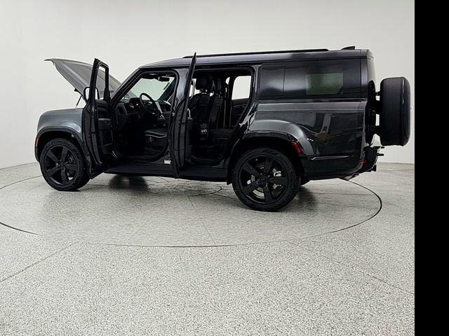 New 2026 Land Rover Defender 130 X-Dynamic SE image 12