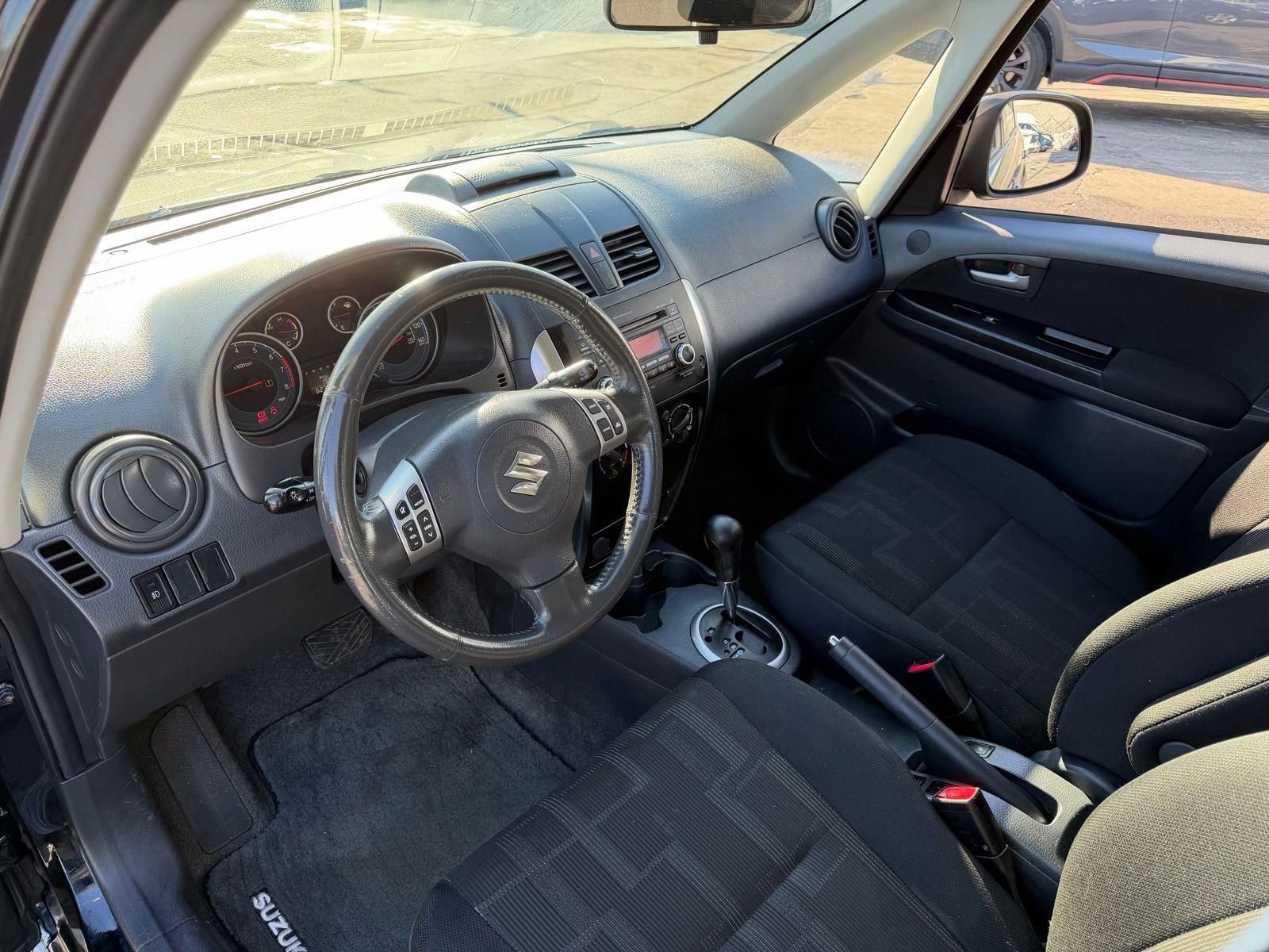 Used 2011 Suzuki SX4 AWD Hatchback image 28