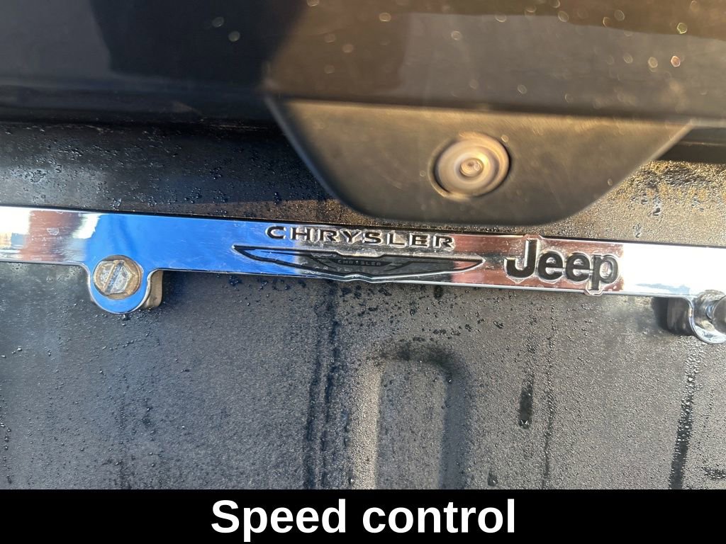 Used 2023 Jeep Grand Cherokee L Laredo image 21