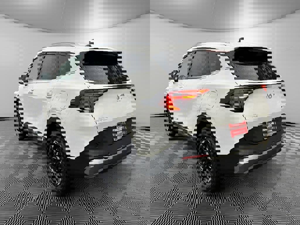 New 2026 Kia Sportage EX image 6