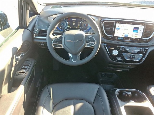 New 2026 Chrysler Pacifica Select image 8