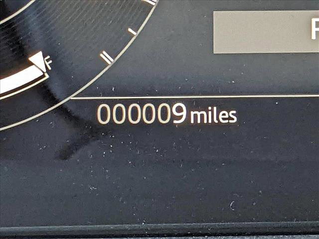 New 2025 Land Rover Discovery Dynamic SE image 11