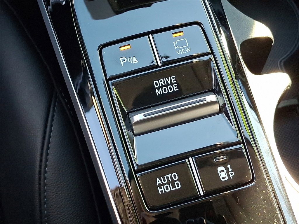 Used 2022 Hyundai Sonata Limited w/ Preferred Accessory Package image 26