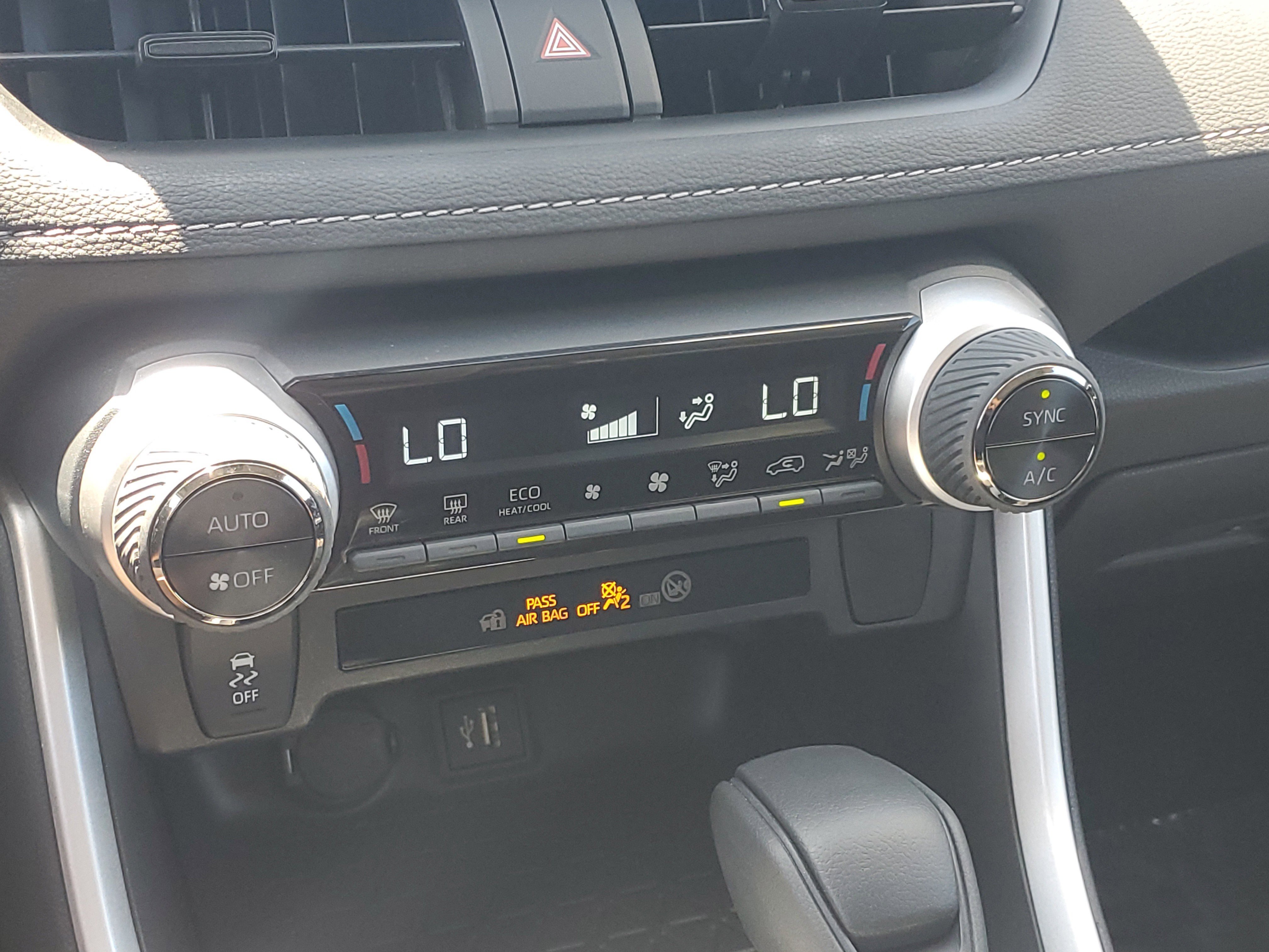 Certified 2024 Toyota RAV4 LE AWD/4WD image 28