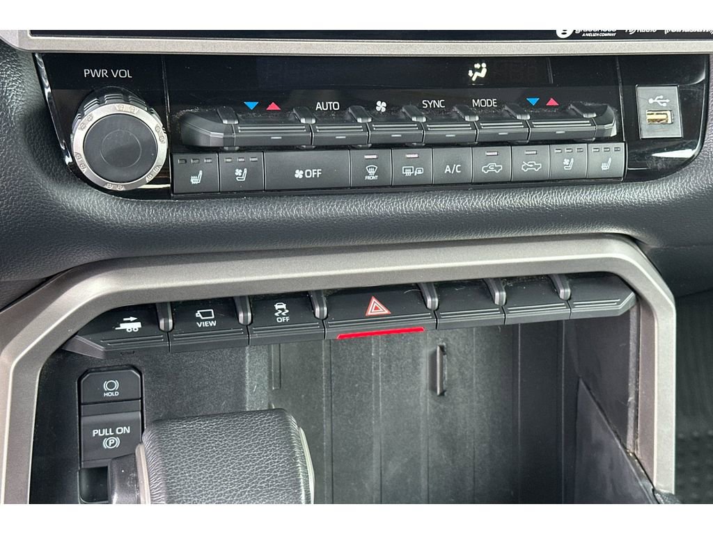 Used 2024 Toyota Tundra Limited AWD/4WD image 23