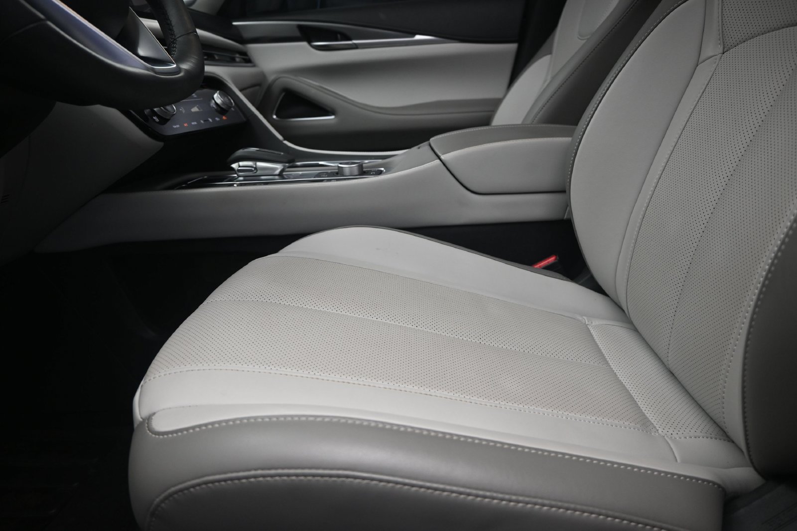 Certified 2026 INFINITI QX60 Luxe w/ Cargo Package FWD image 13